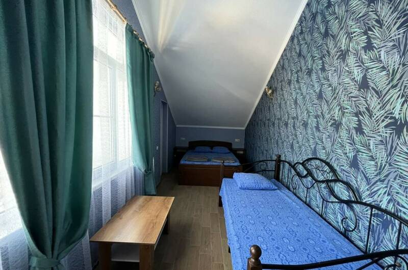 3-х местный «Стандарт"с БАЛКОНОМ