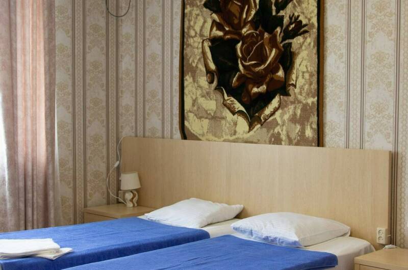 Номер 1 на троих (1 этаж)