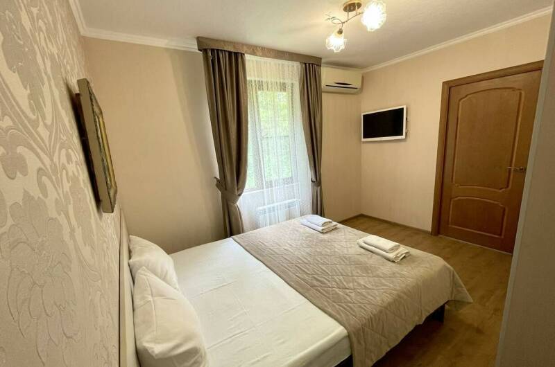 2-х комнатный коттедж с кухней семейнный