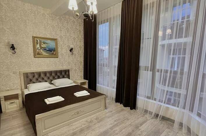 Двухкомнатный с мини-кухней