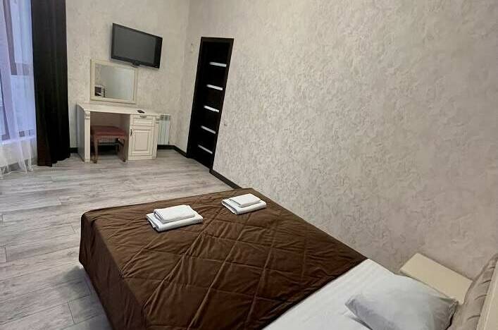 Двухкомнатный с мини-кухней