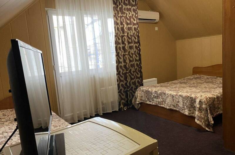 «Стандарт 3-местный с балконом»