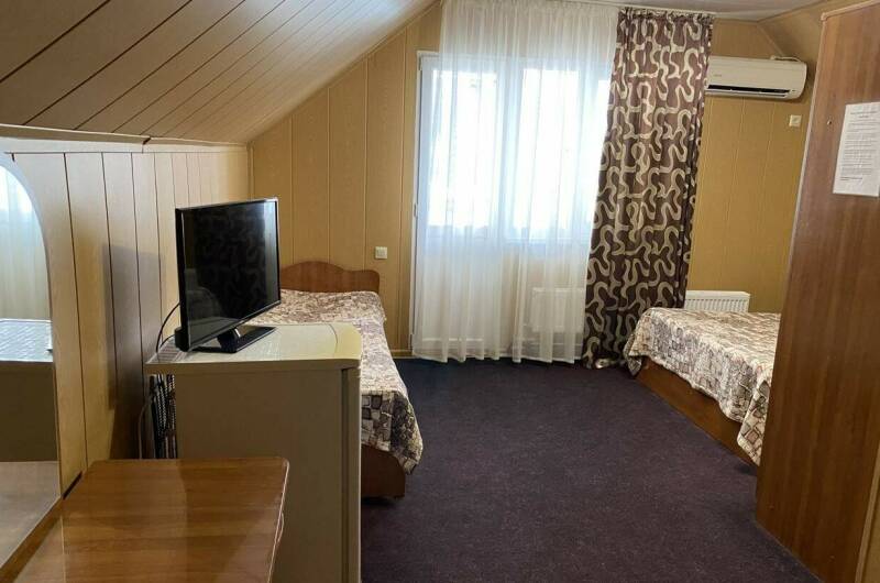 «Стандарт 3-местный с балконом»