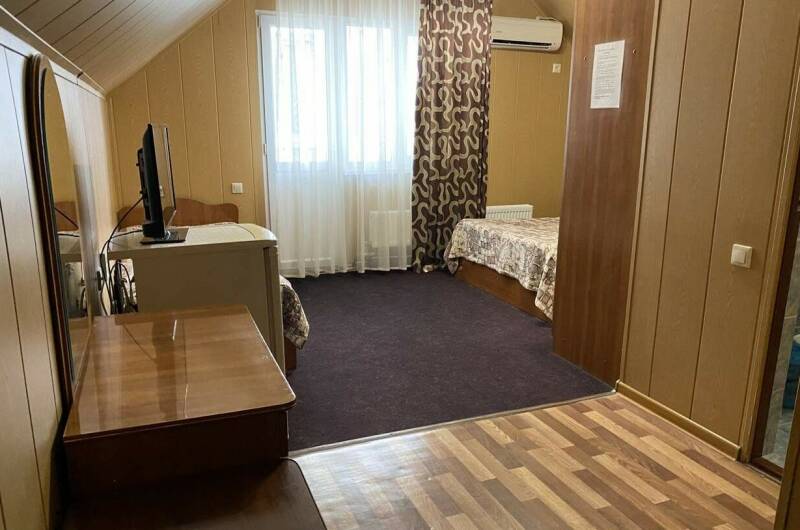 «Стандарт 3-местный с балконом»