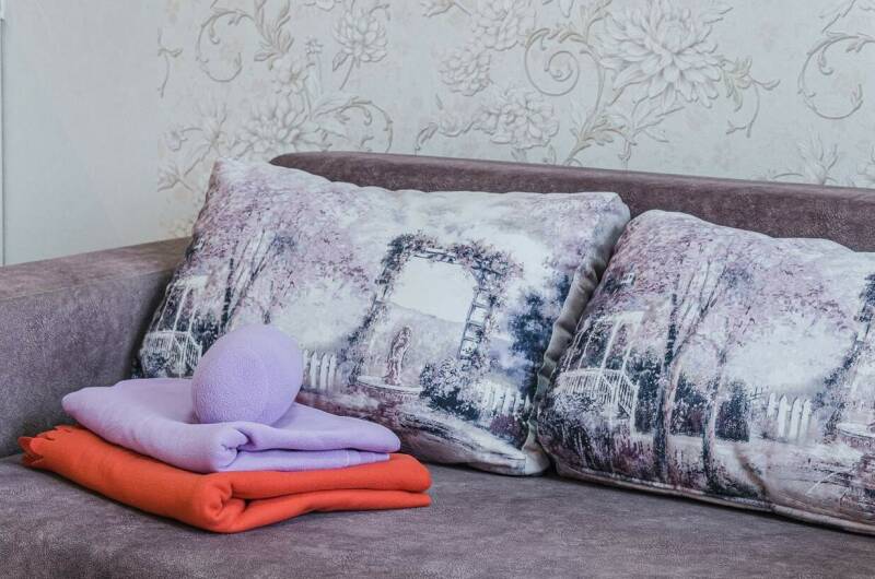 Студия вид горы и город «Прованс»