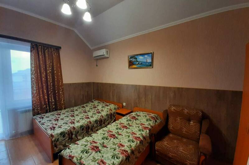 3-местный «Улучшенный стандарт» с балконом