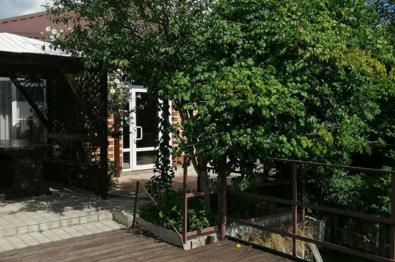 Домик с видом на озеро