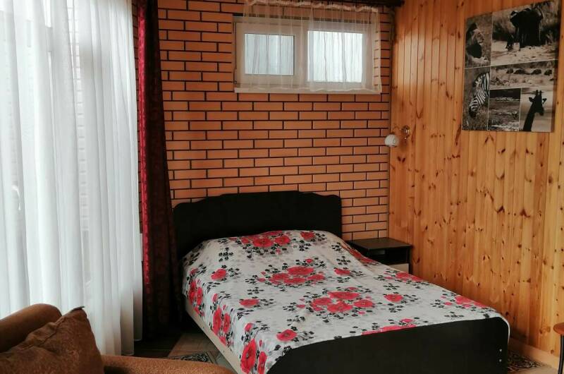 Домик с видом на озеро