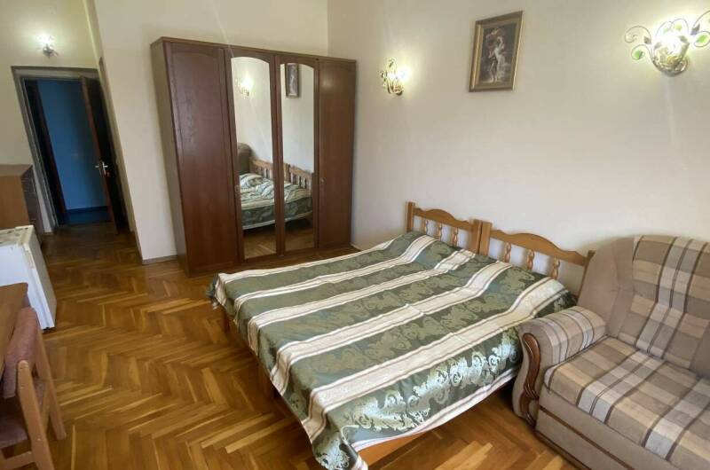 1-комн. 5-мест. «Полулюкс», балкон на этаже, 4 эт