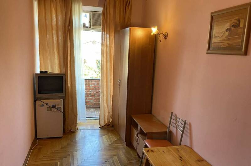 «Стандарт» с балконом, вход в индив. с/у из корид