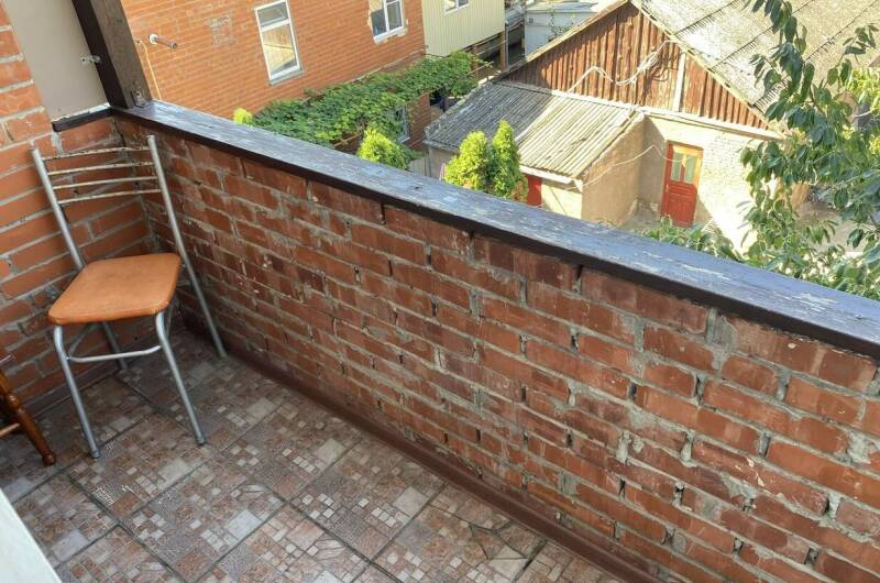 «Стандарт» с балконом, вход в индив. с/у из корид