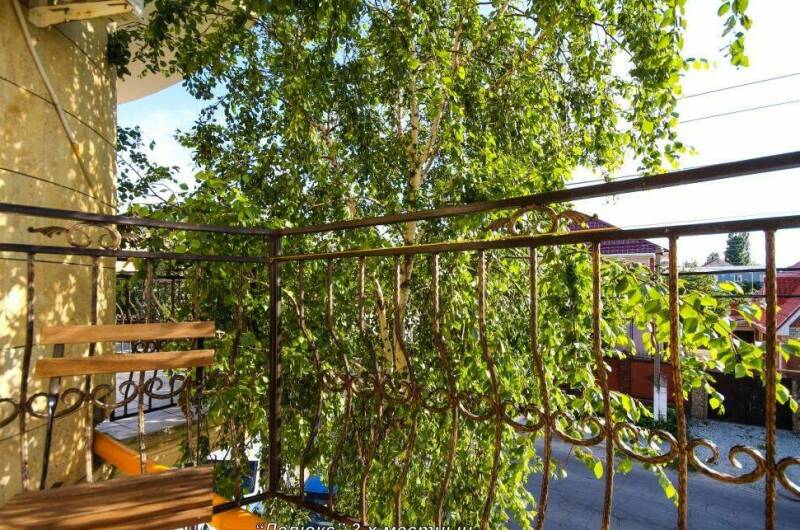 «Делюкс» 3-х местный с балконом (до 4 чел)