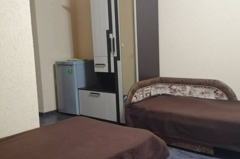 Трехместный