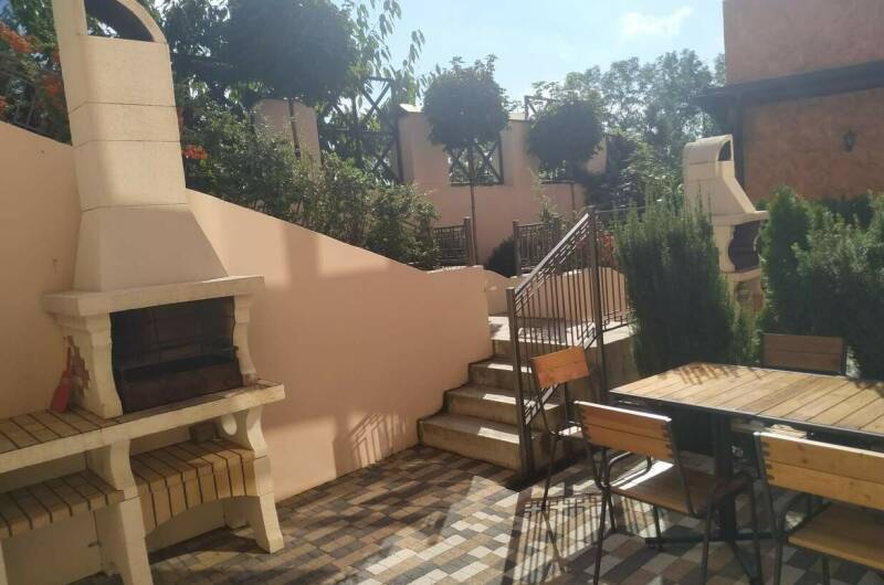 Номер «Бунгало» (барбекю, кухня, двор)