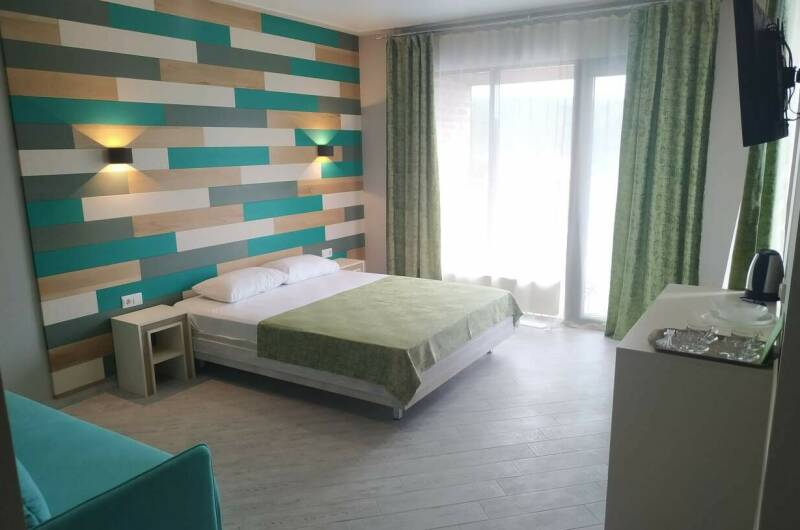 «Полулюкс» с балконом