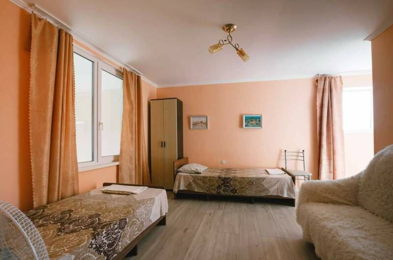 Стандартный трехместный с балконом (Вид на Море)