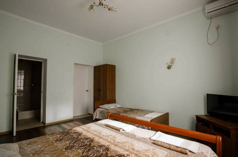 Трехместный номер «Комфорт» (1й этаж)