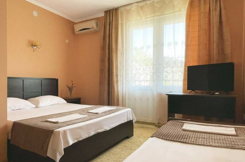 Трехместный номер с балконом