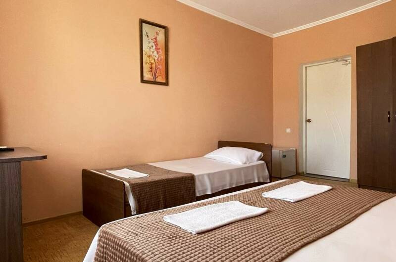 Трехместный номер с балконом