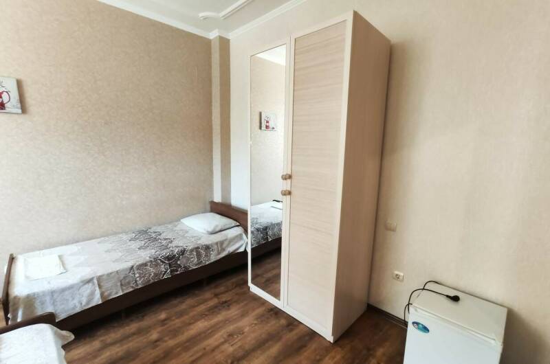 Двухкомнатный улучшенный номер на первом этаже