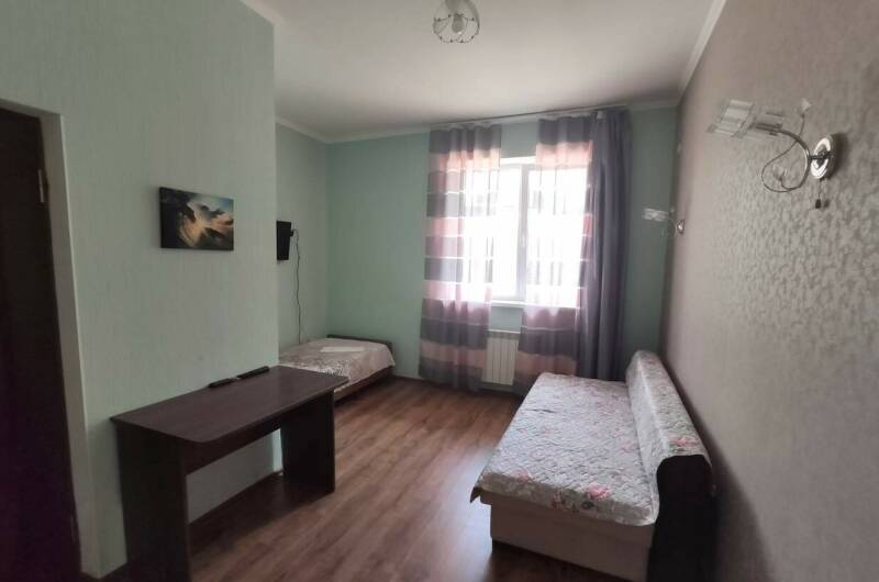 Двухкомнатный улучшенный номер на первом этаже