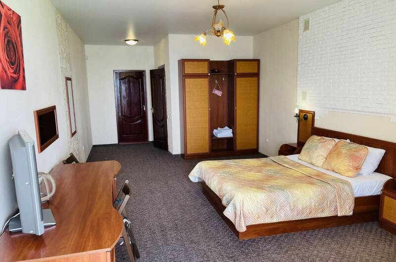 Трех (4-х) местный «Стандарт» с балконом, 5 эт