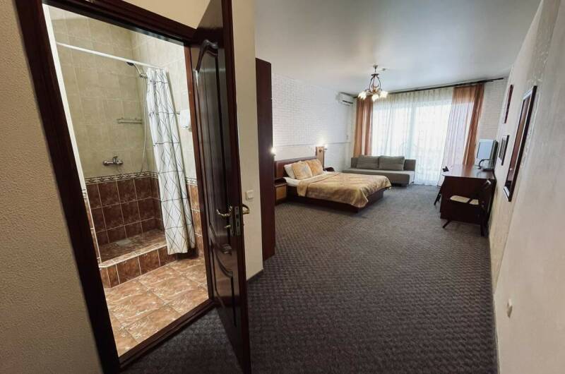 Трех (4-х) местный «Стандарт» с балконом, 5 эт