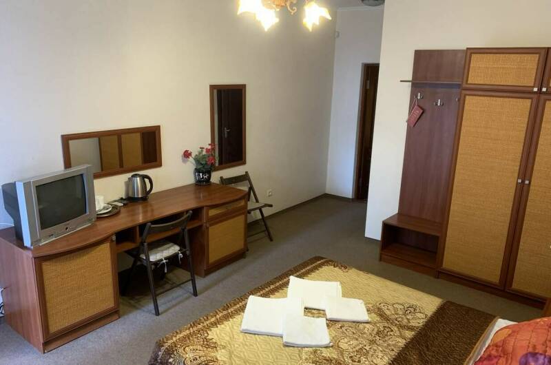 Трехместный «Стандарт» с балконом, 2 эт