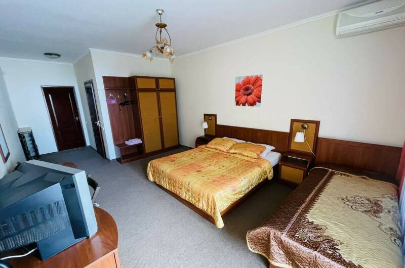 Трехместный «Стандарт» с балконом, 3 эт