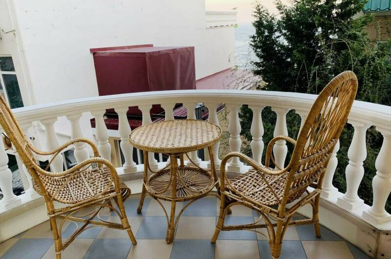 Трехместный «Стандарт» с балконом, 3 эт