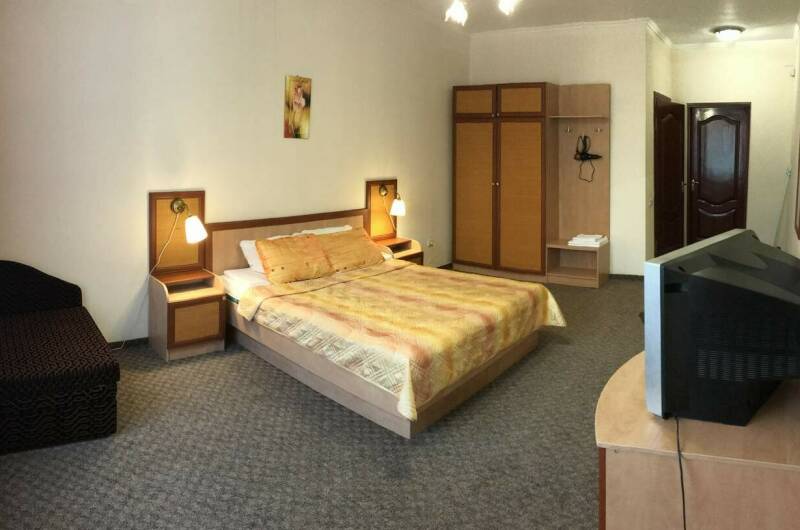 Трехместный «Стандарт» без балкона, 5 эт