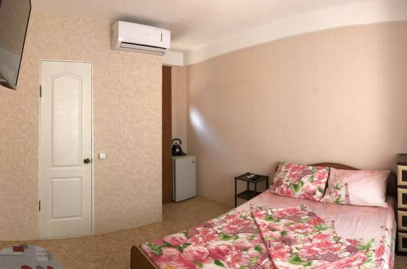 «Двухместный» однокомнатный без кухни (2 этаж)