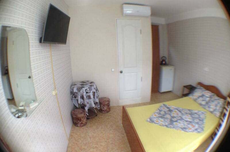 «Двухместный» однокомнатный без кухни (2 этаж)