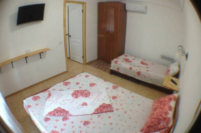 «Семейный» трехкомнатный (две спальни и кухня)