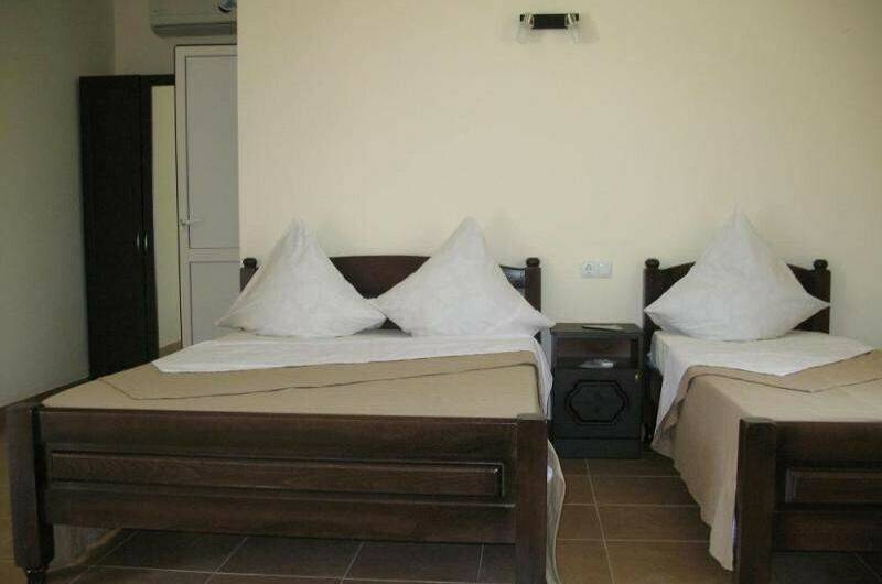 Трёхместный