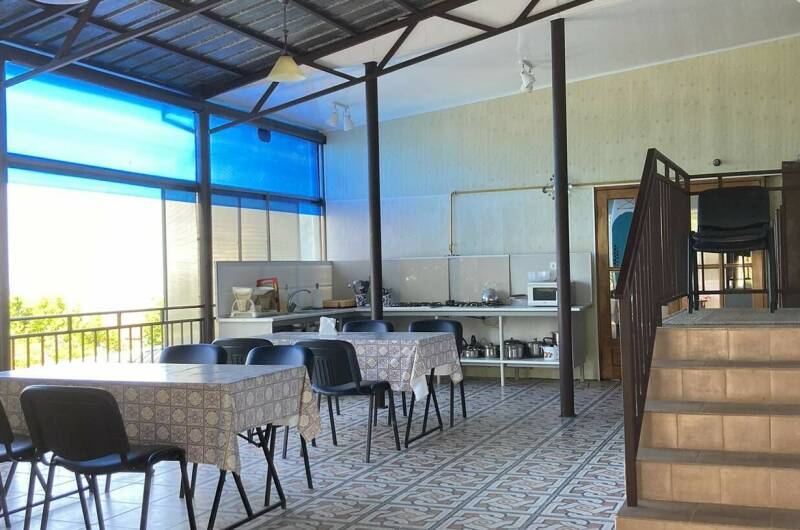 Двухкомнатный номер с выходом на общую веранду