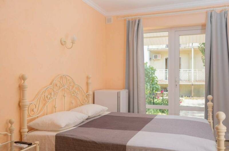 «Superior Garden Room»