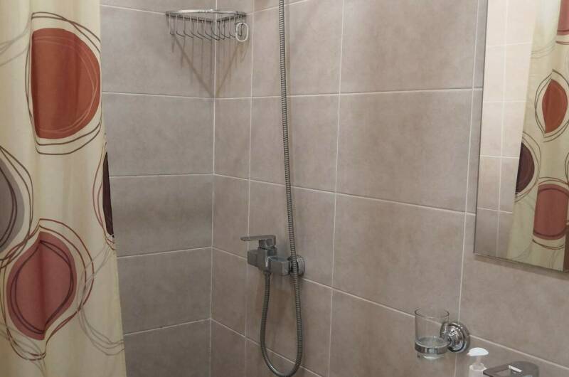 Трехместный с удобствами (с отдельным входом)