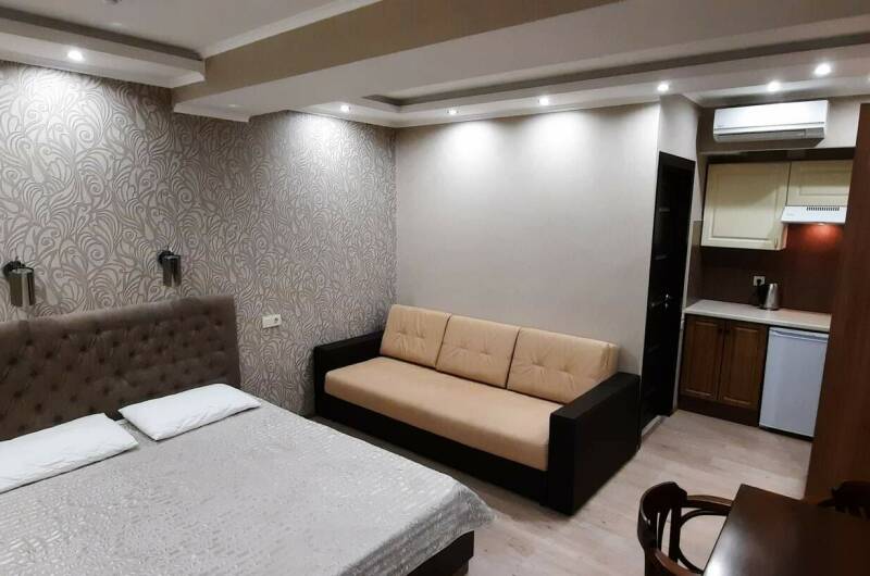 Улучшенные Апартаменты с мини кухней и отд. входом