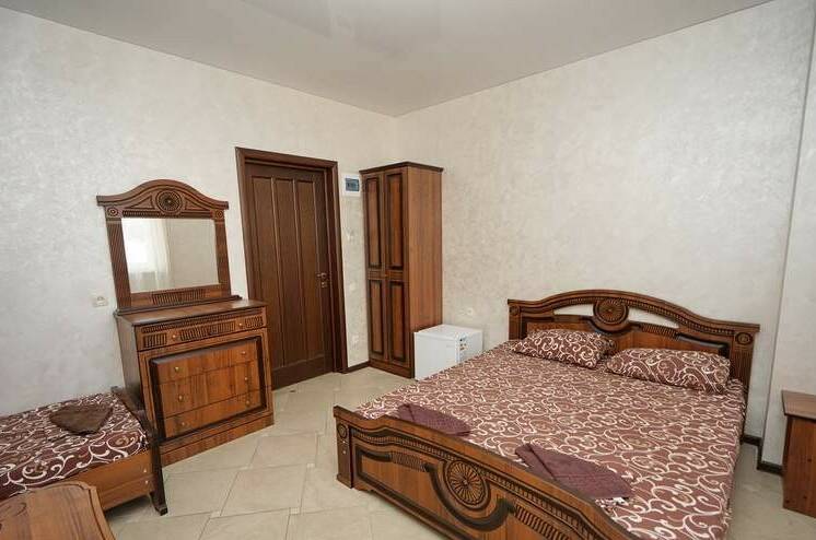 Трёхместный номер «стандартам «без балкона