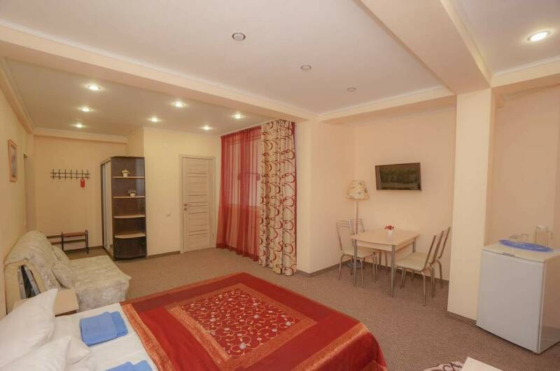 Стандартный 3-х местный номер с балконом Корпус1,2