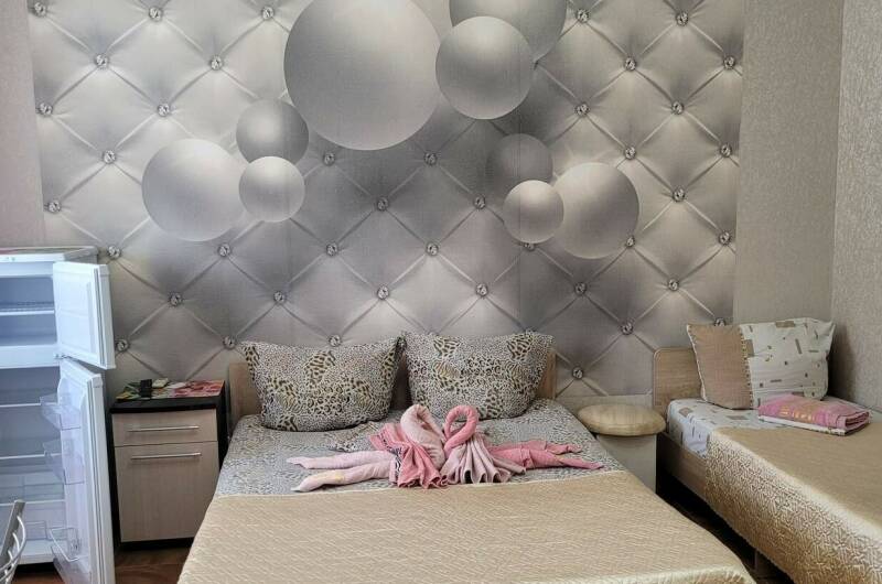 Номер повышен комфортности на 2−4ч с балконом 3 эт