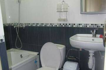 Номер повышен комфортности на 2−4ч с балконом 3 эт