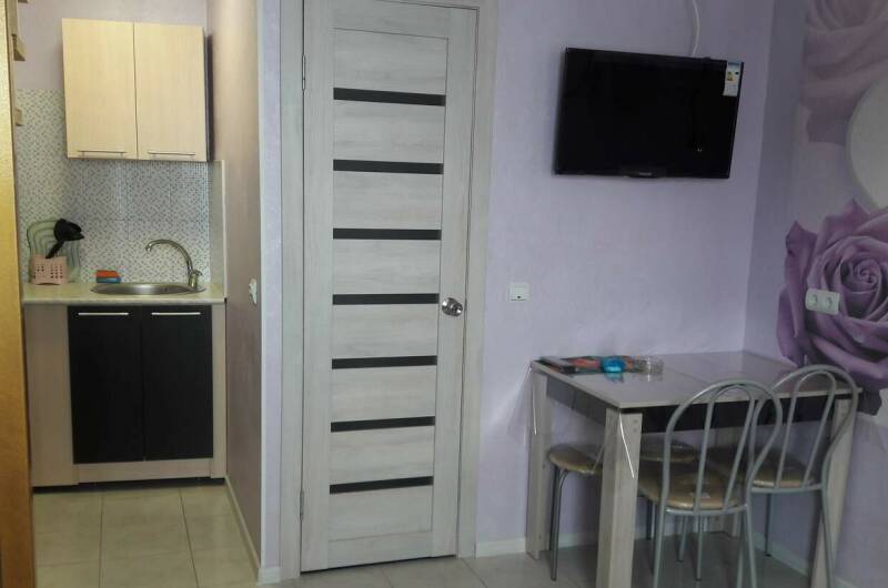 Двухуровневая студия с кухней и балкон на 2−4ч 2эт