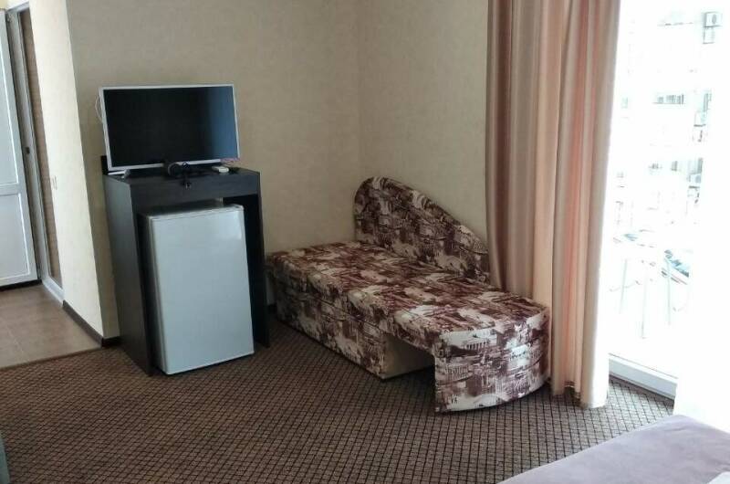 Трёхместный номер с собственным двориком