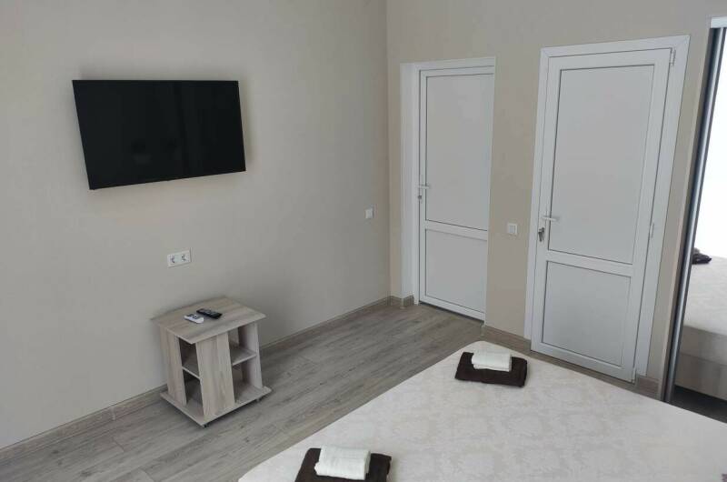 Улучшенный трёхместный номер с террасой