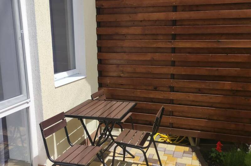 Улучшенный трёхместный номер с террасой