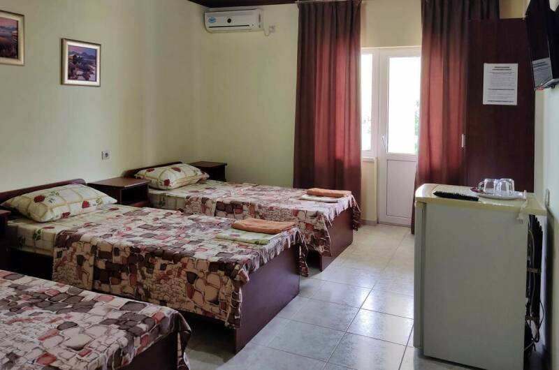 Трехместный с балконом (раздельные кровати)