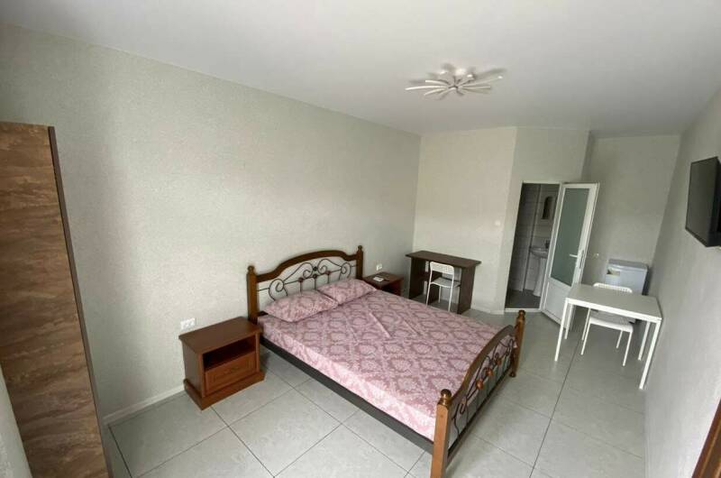 Двухкомнатный с 2 санузла на первой линии Учкуевки