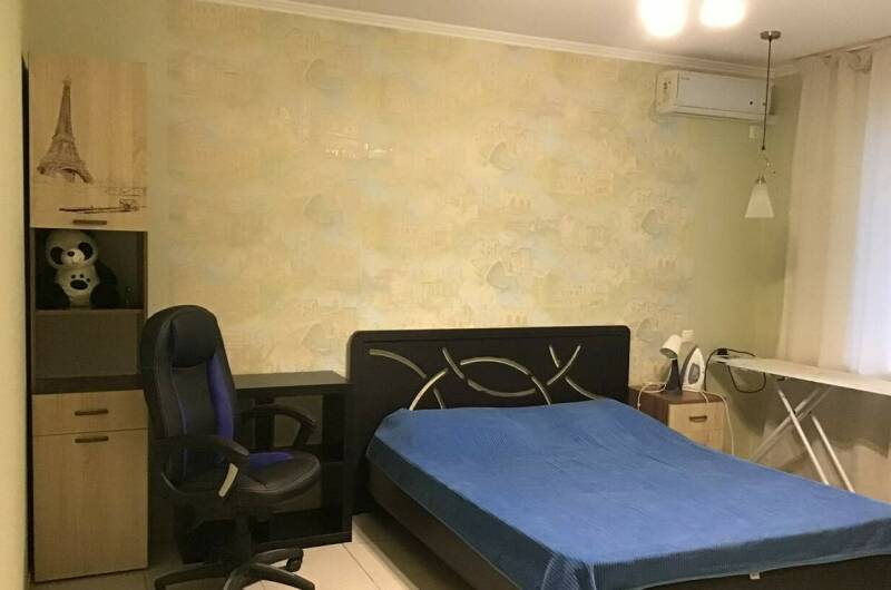 Первый этаж с отдельным входом и верандой